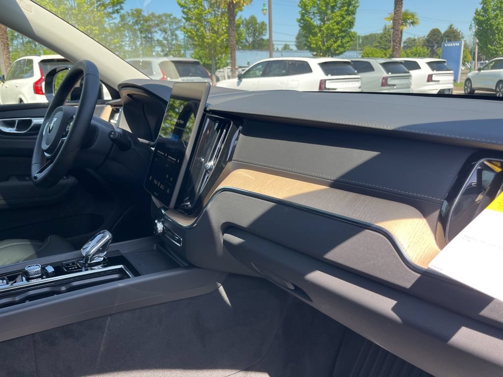 New 2026 Volvo XC60 B5 Ultra w/ Protection Package Premier AWD/4WD image 20