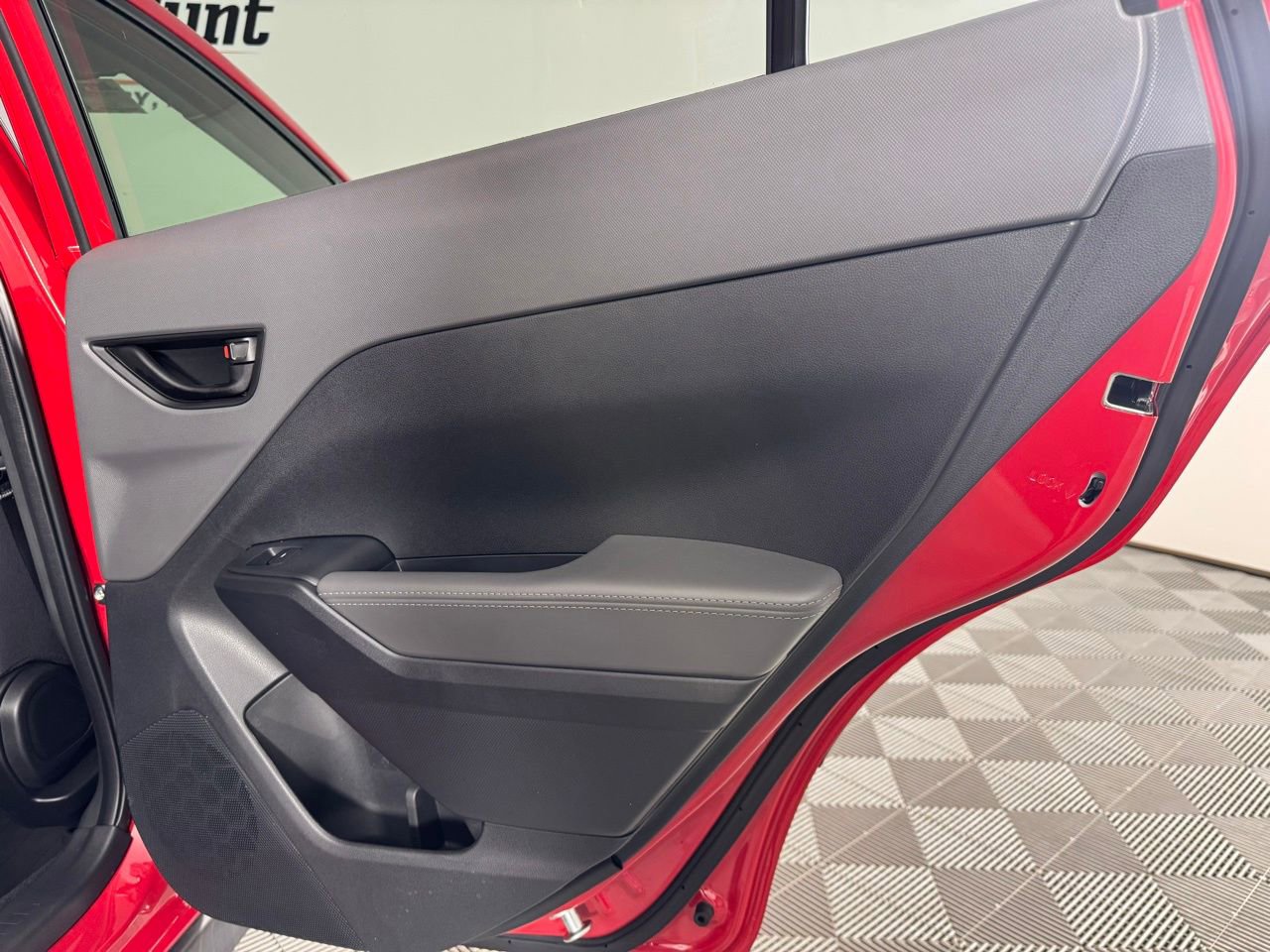 Used 2025 Subaru Crosstrek 2.0i Premium image 35