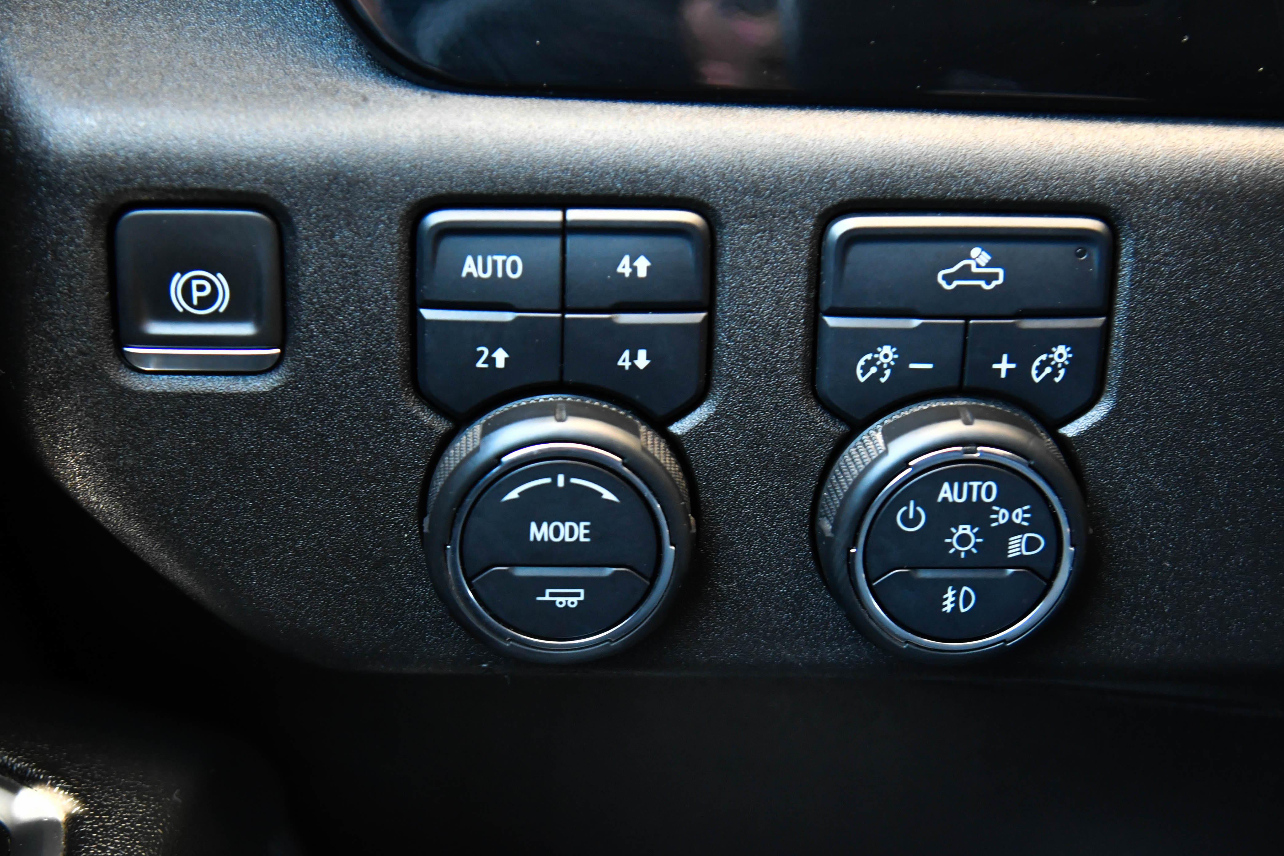 Used 2024 Chevrolet Silverado 1500 RST AWD/4WD image 33