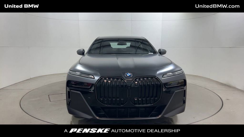 New 2026 BMW 750e xDrive w/ Executive Package image 3