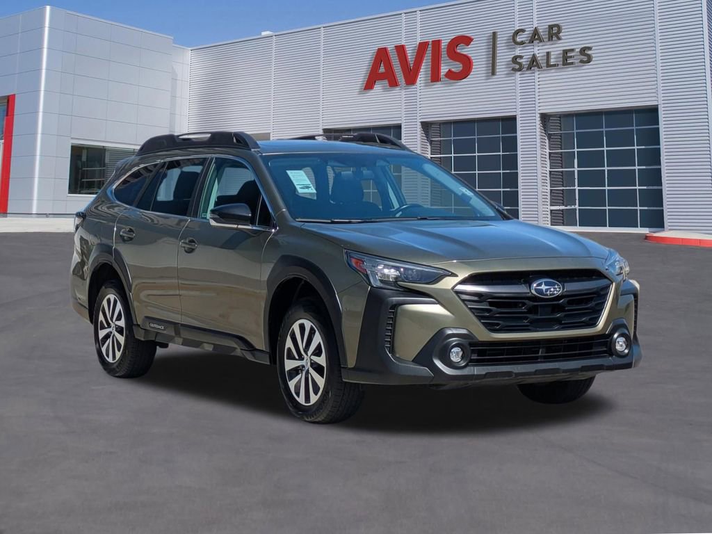 Used 2025 Subaru Outback Premium image 3
