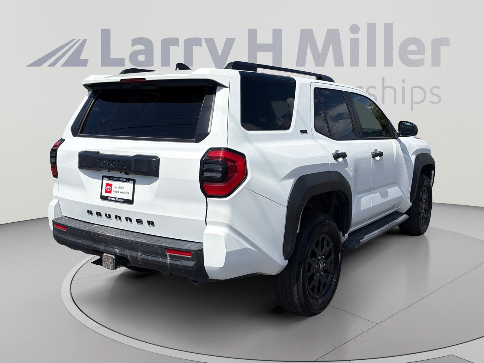 Certified 2025 Toyota 4Runner SR5 AWD/4WD image 5