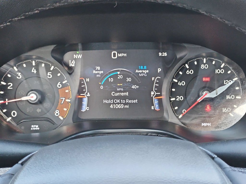 Used 2025 Jeep Compass Latitude w/ Sun & Sound Group AWD/4WD image 16