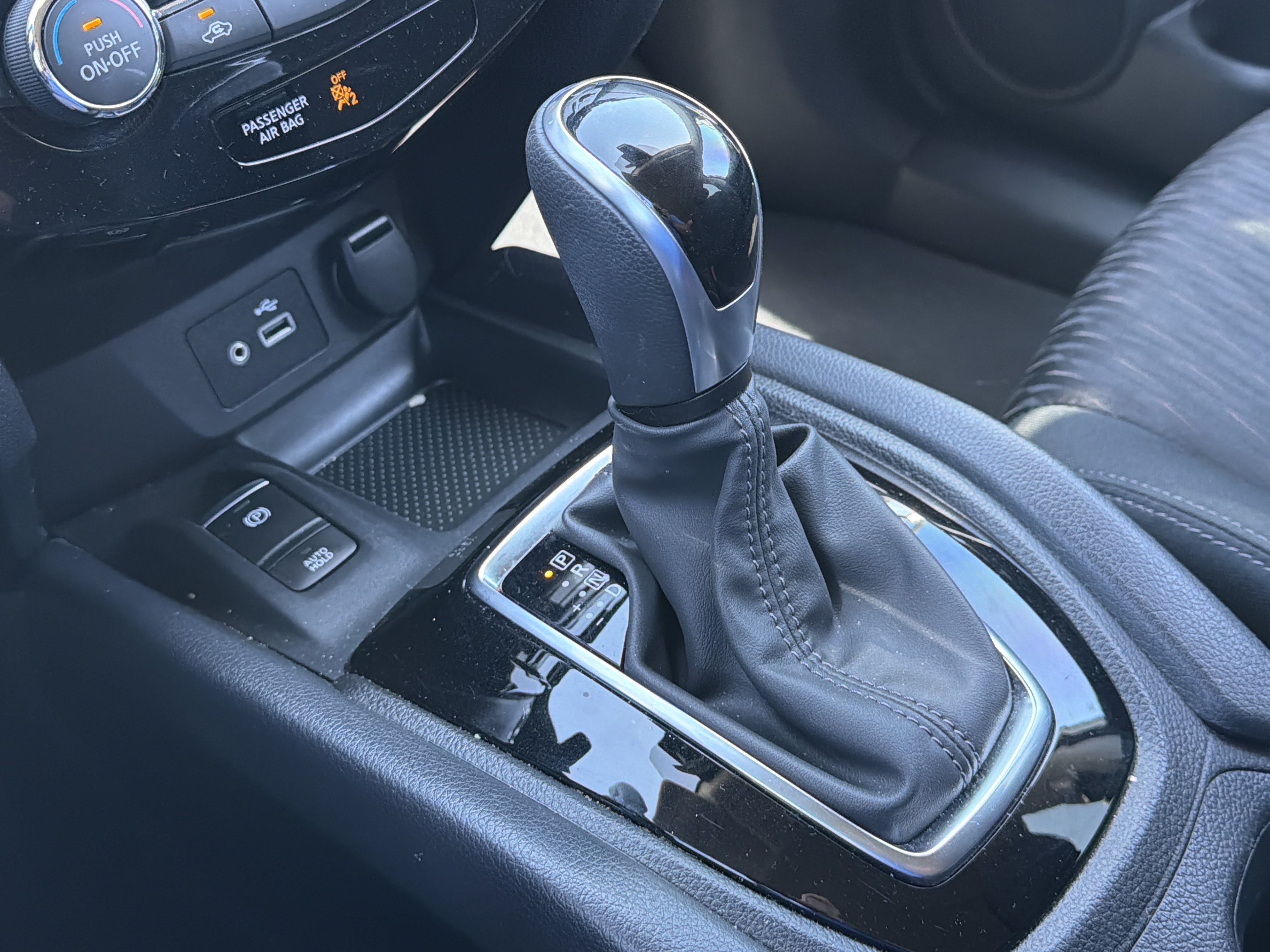Used 2020 Nissan Rogue SV w/ Premium Package FWD image 20
