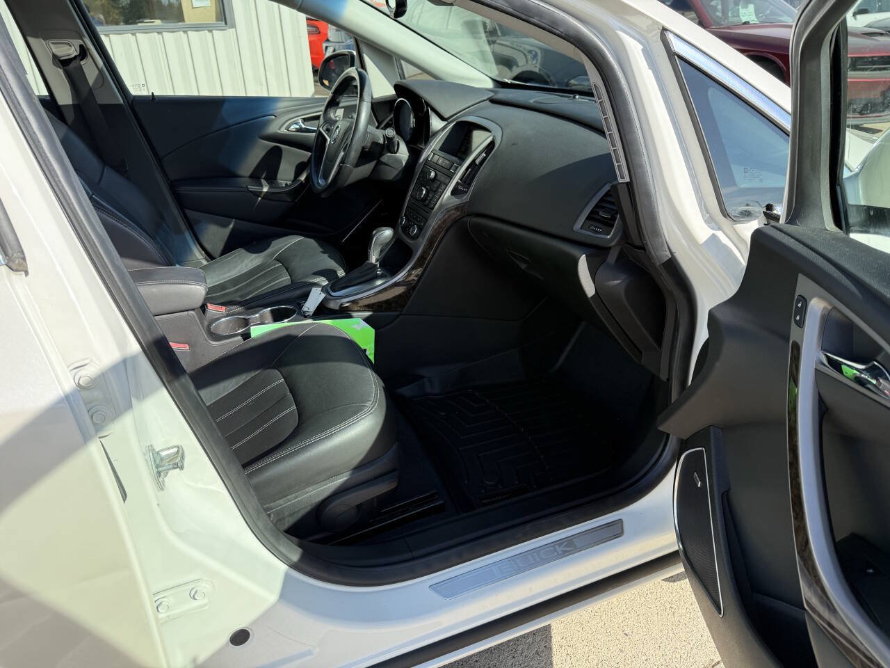 Used 2012 Buick Verano Leather FWD image 11
