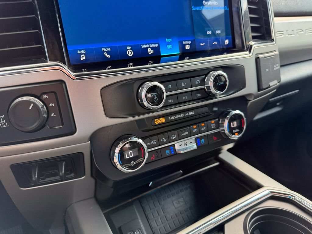 Used 2022 Ford F350 Lariat w/ Lariat Ultimate Package AWD/4WD image 29