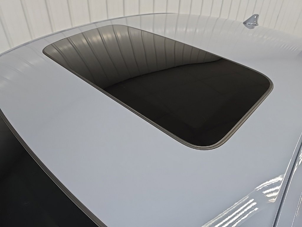 Used 2022 Honda Accord Touring image 11