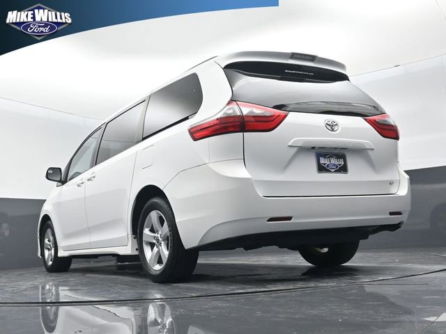 Used 2020 Toyota Sienna LE image 21