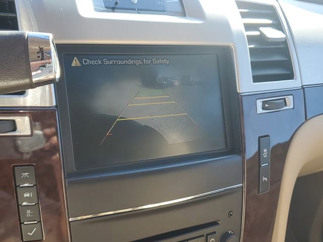 Used 2012 Cadillac Escalade Premium image 17