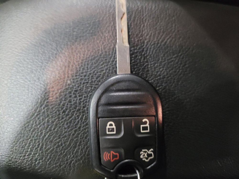 Used 2018 Ford Fiesta SE w/ Cold Weather Package FWD image 32