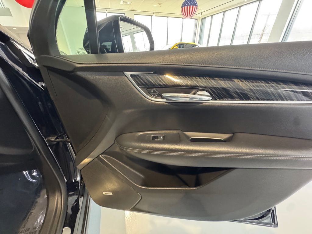 Used 2022 Cadillac XT6 Premium Luxury AWD/4WD image 25