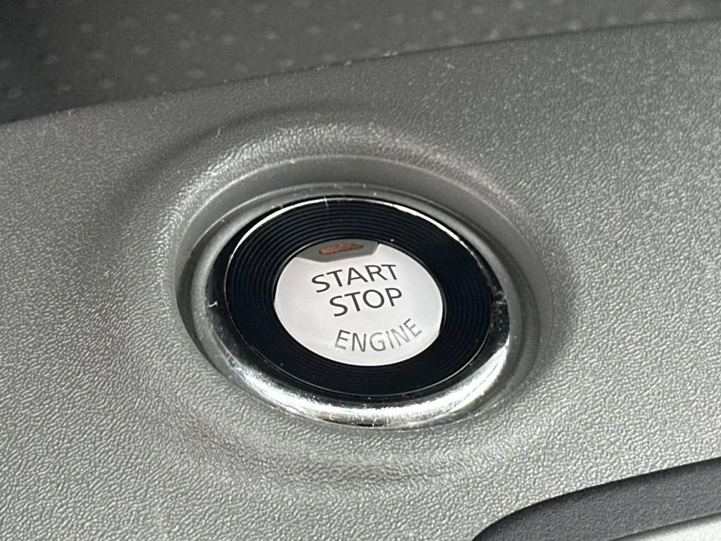Used 2020 Nissan Frontier SV AWD/4WD image 25