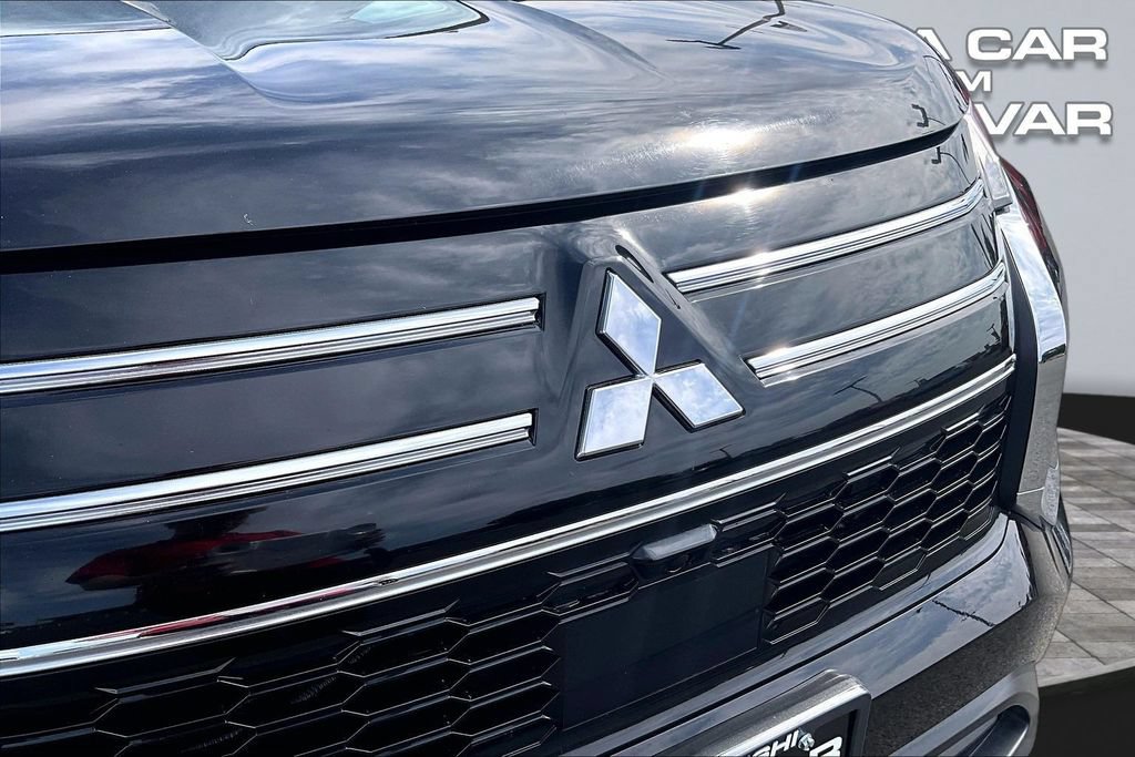 Used 2025 Mitsubishi Outlander ES AWD/4WD image 28