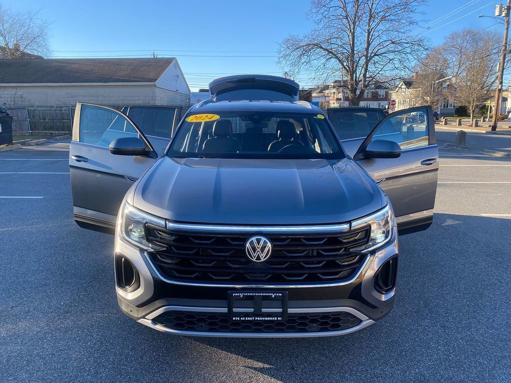 Used 2024 Volkswagen Atlas Cross Sport SE AWD/4WD image 29