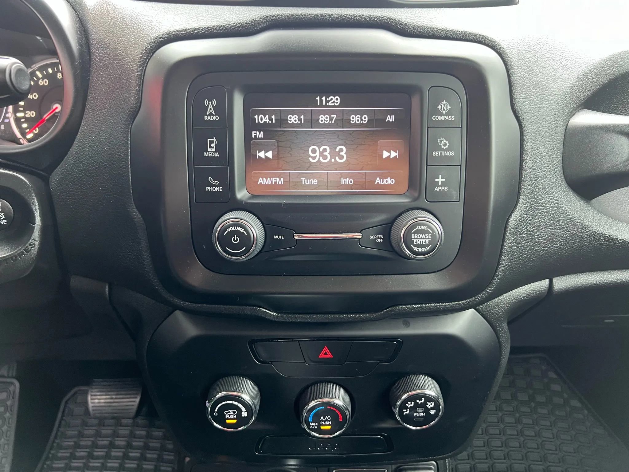 Used 2019 Jeep Renegade Sport w/ Sport Appearance Group image 21