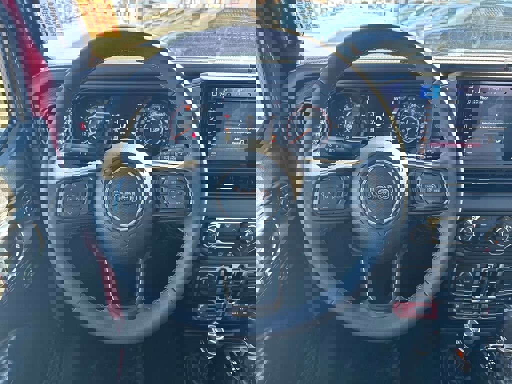 Used 2025 Jeep Wrangler Unlimited Rubicon image 19