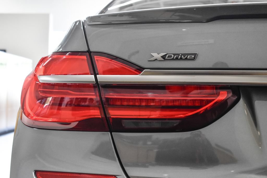 Used 2018 BMW M760i xDrive AWD/4WD image 13