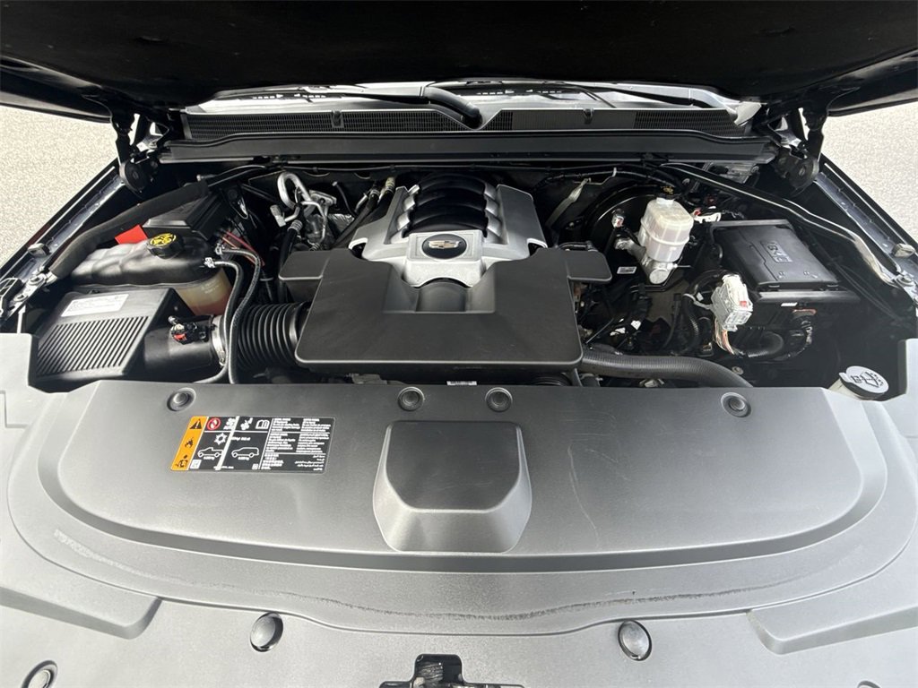 Certified 2020 Cadillac Escalade Luxury w/ Escalade Sport Edition image 30