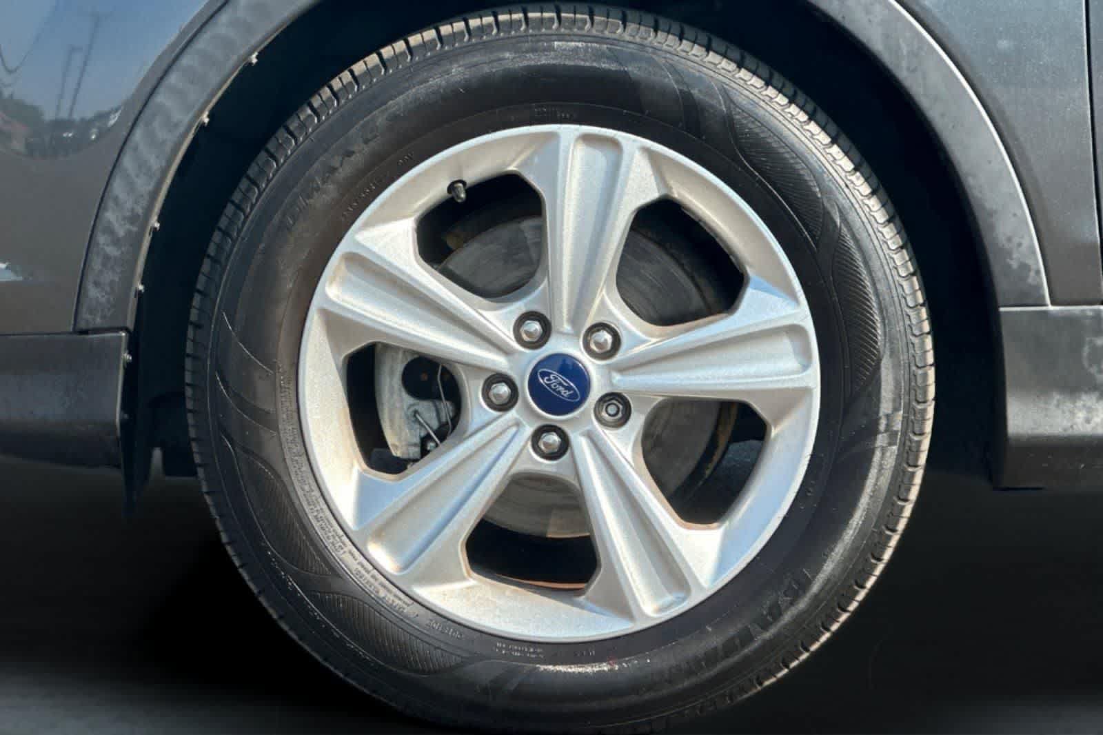 Used 2016 Ford Escape SE w/ Equipment Group 201A FWD image 29