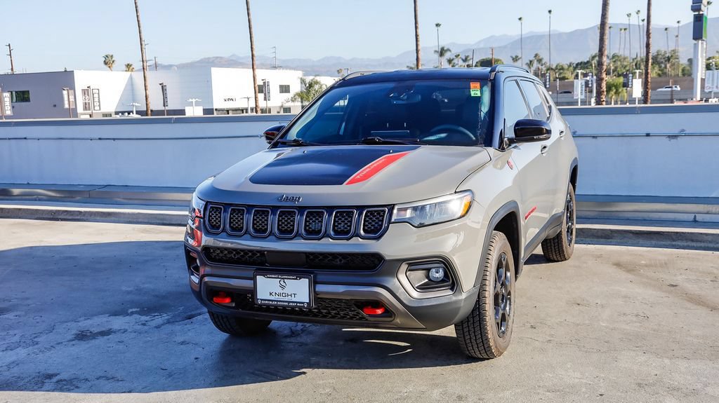 Used 2023 Jeep Compass Trailhawk w/ Trailer Tow Group AWD/4WD image 4
