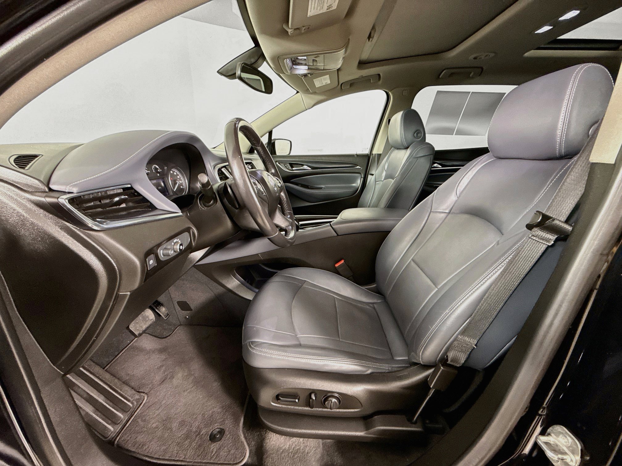 Used 2020 Buick Enclave Essence w/ Sun And Navigation Package FWD image 25