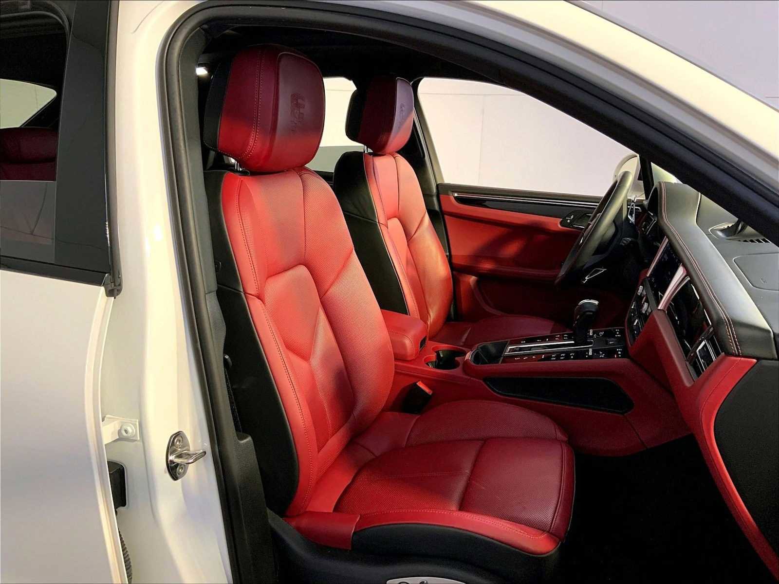 Certified 2023 Porsche Macan S w/ Premium Package Plus image 18