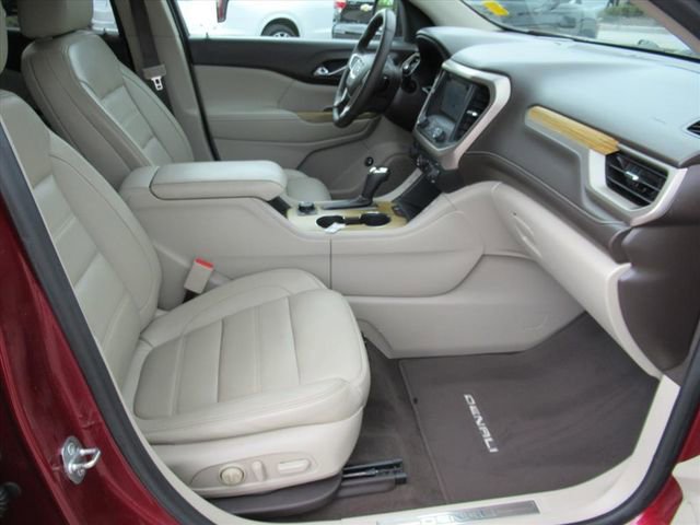 Used 2017 GMC Acadia Denali w/ Technology Package image 9