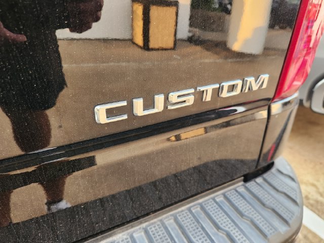 Used 2022 Chevrolet Silverado 1500 Custom RWD image 9