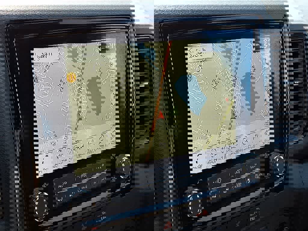 Used 2024 Nissan Frontier PRO-4X image 16