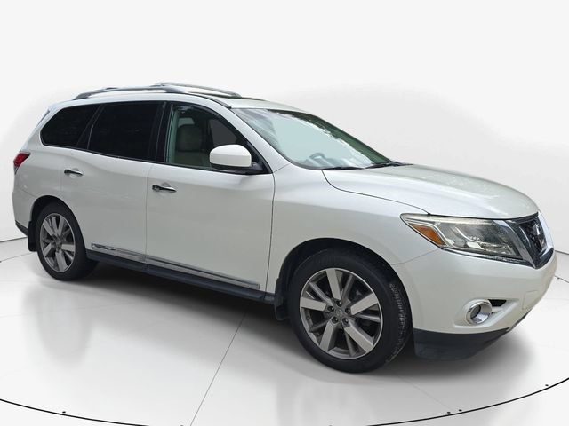 Used 2016 Nissan Pathfinder Platinum FWD image 3