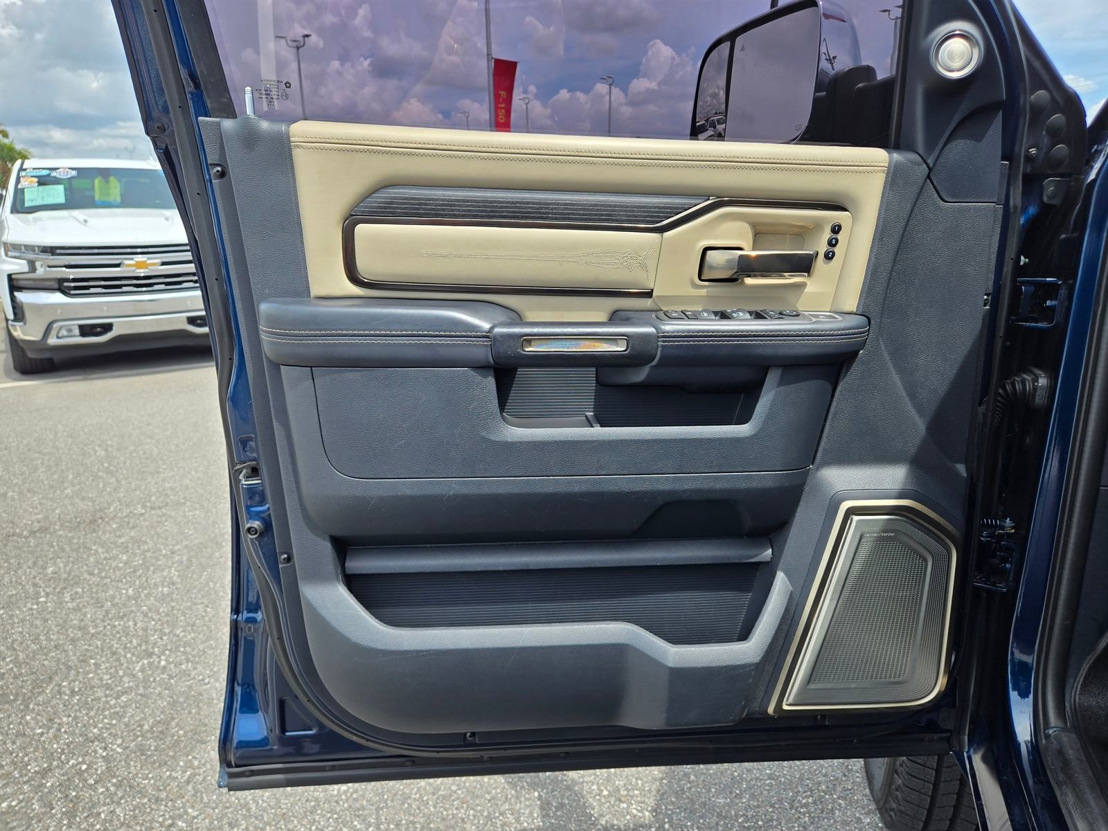 Used 2022 RAM 2500 Limited image 23