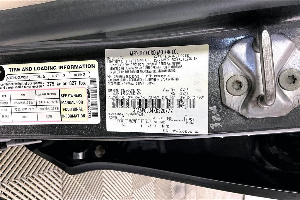 Used 2019 Ford Fusion SE image 32