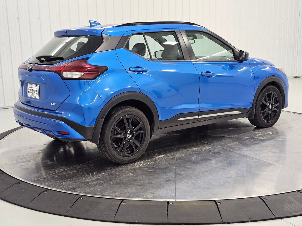 Used 2023 Nissan Kicks SR w/ SR Premium Package FWD image 5