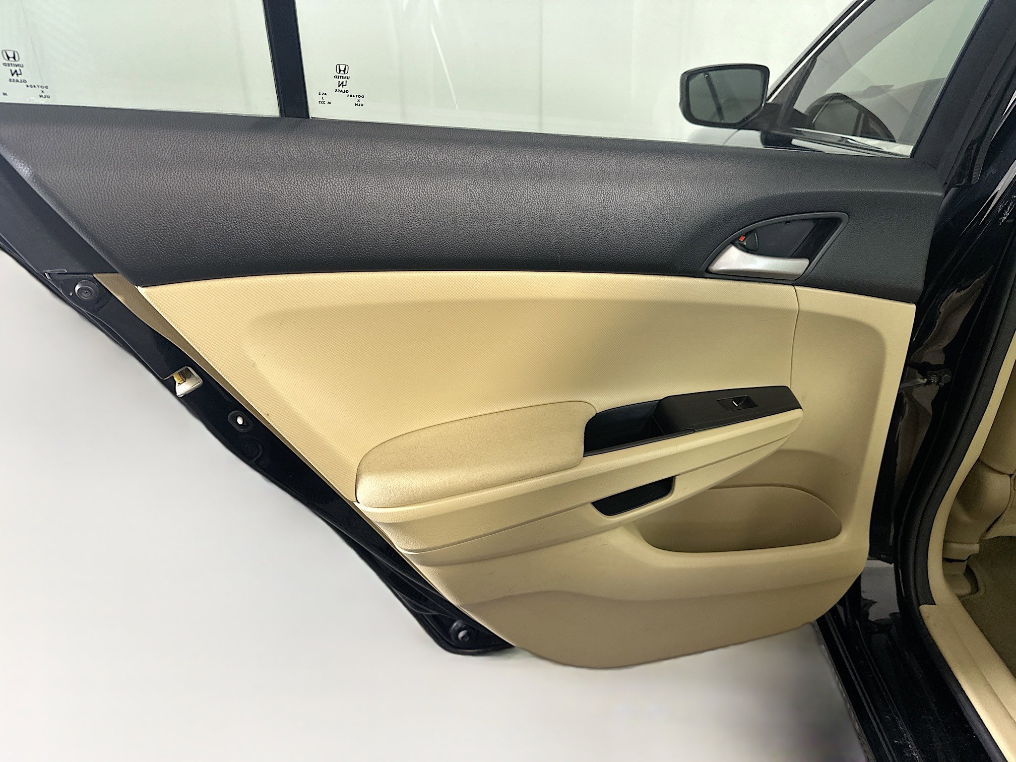 Used 2011 Honda Accord SE image 24