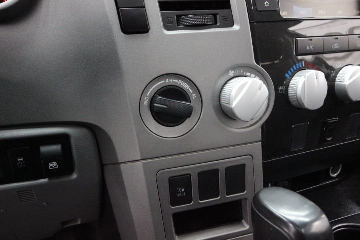 Used 2013 Toyota Tundra 4x4 CrewMax image 23