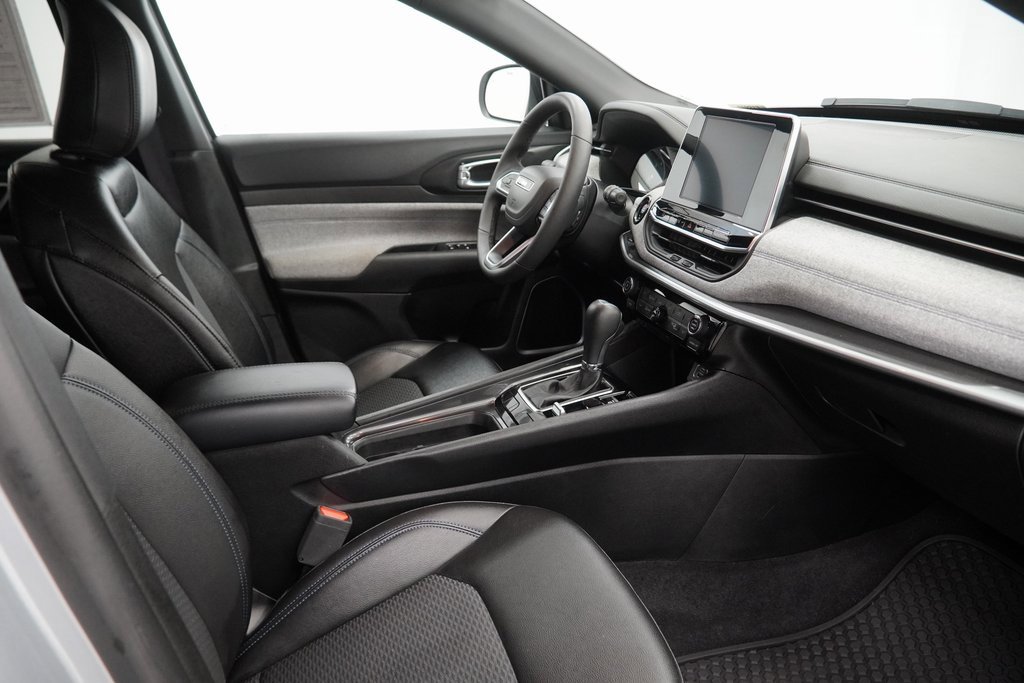 Certified 2025 Jeep Compass Latitude w/ Convenience Group image 49