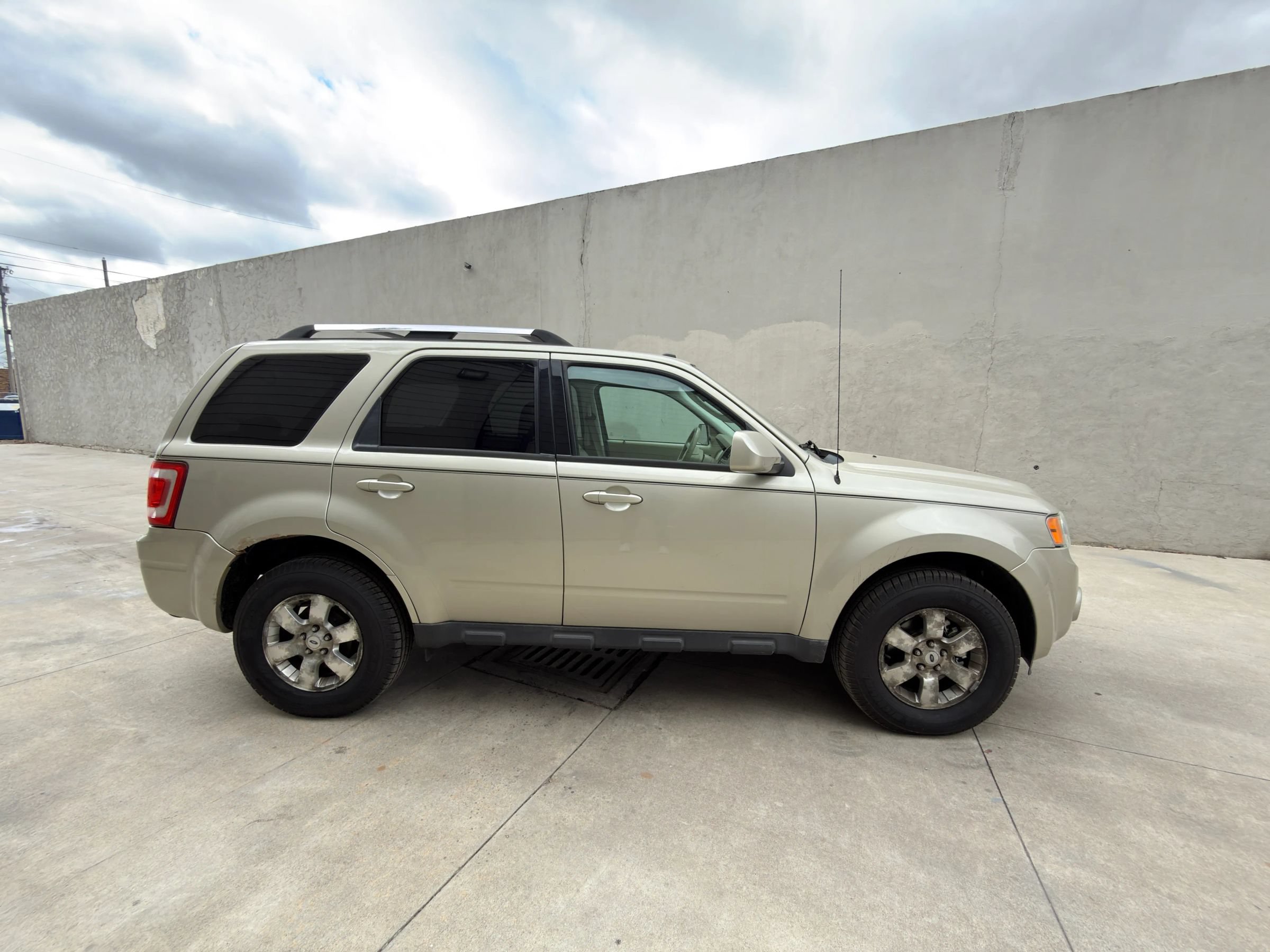 Used 2012 Ford Escape Limited AWD/4WD image 10