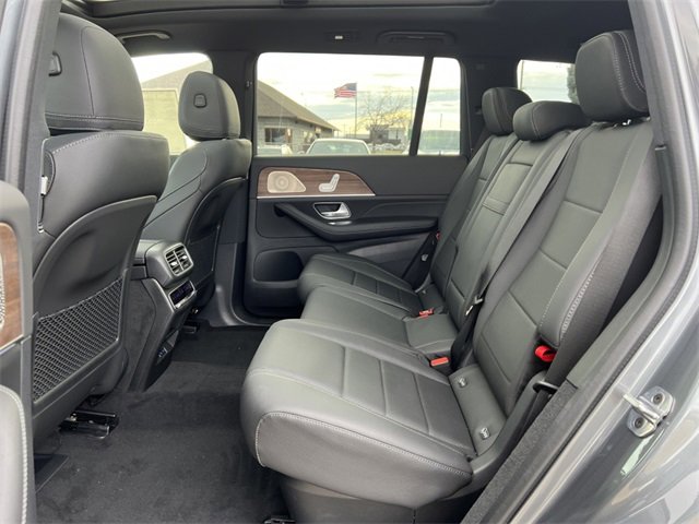 Used 2025 Mercedes-Benz GLS 450 4MATIC image 4