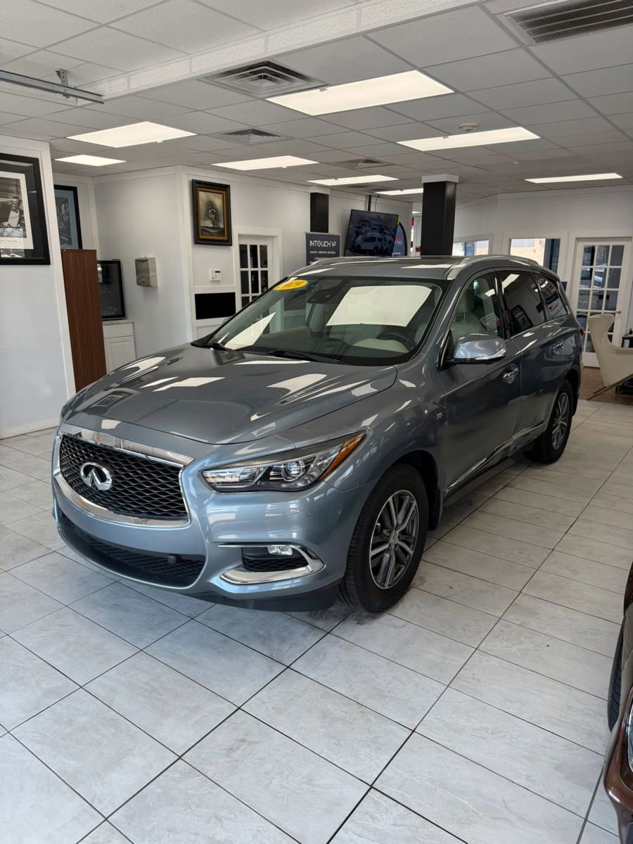 Used 2019 INFINITI QX60 Luxe w/ Essential Package