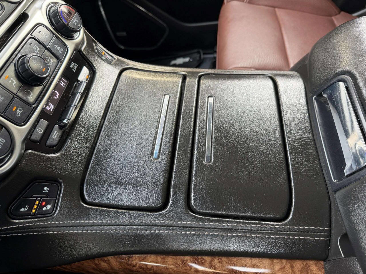 Used 2019 Chevrolet Suburban Premier w/ Premier Plus Edition image 52