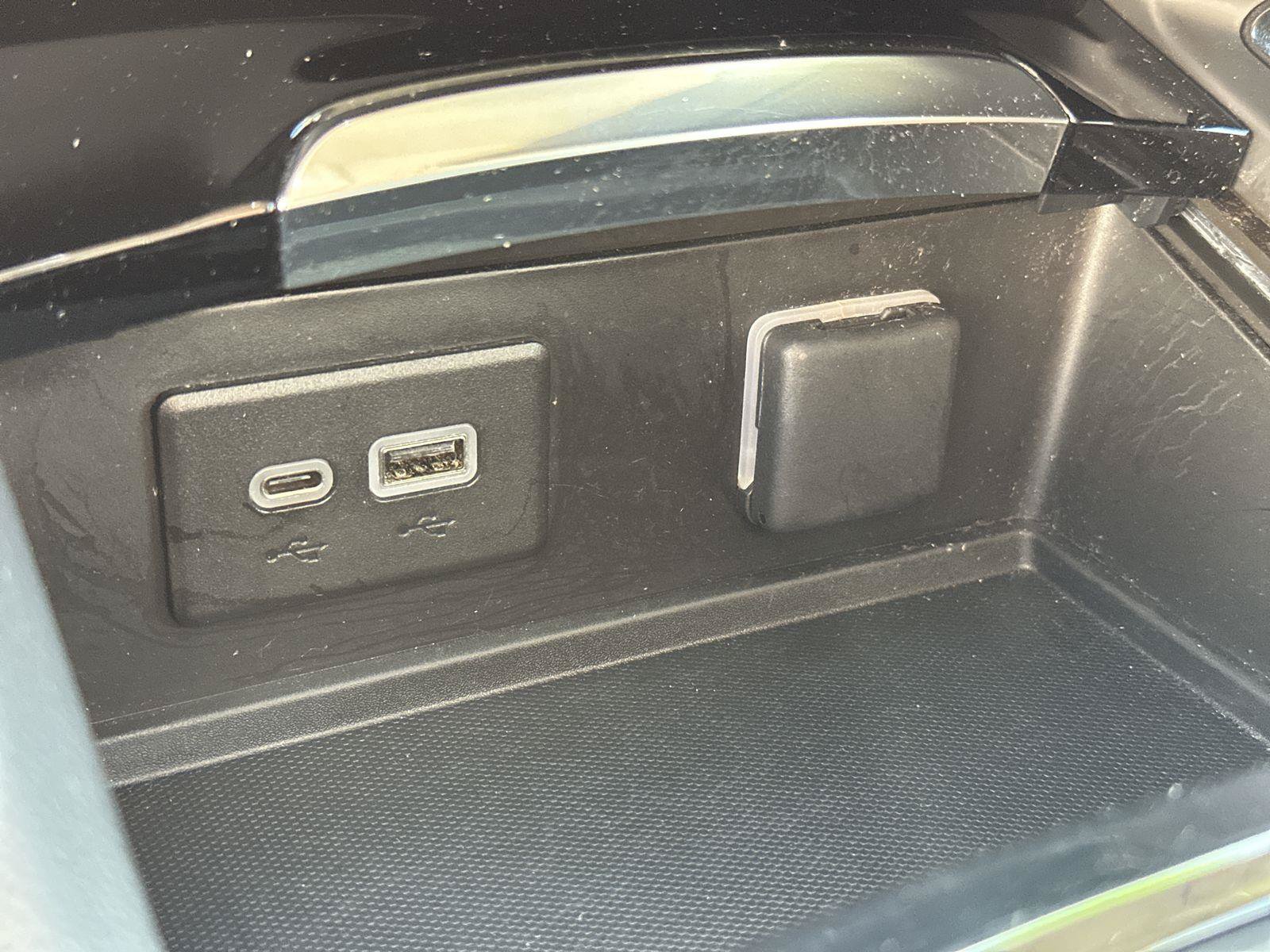 Used 2023 Buick Envision Essence FWD image 37