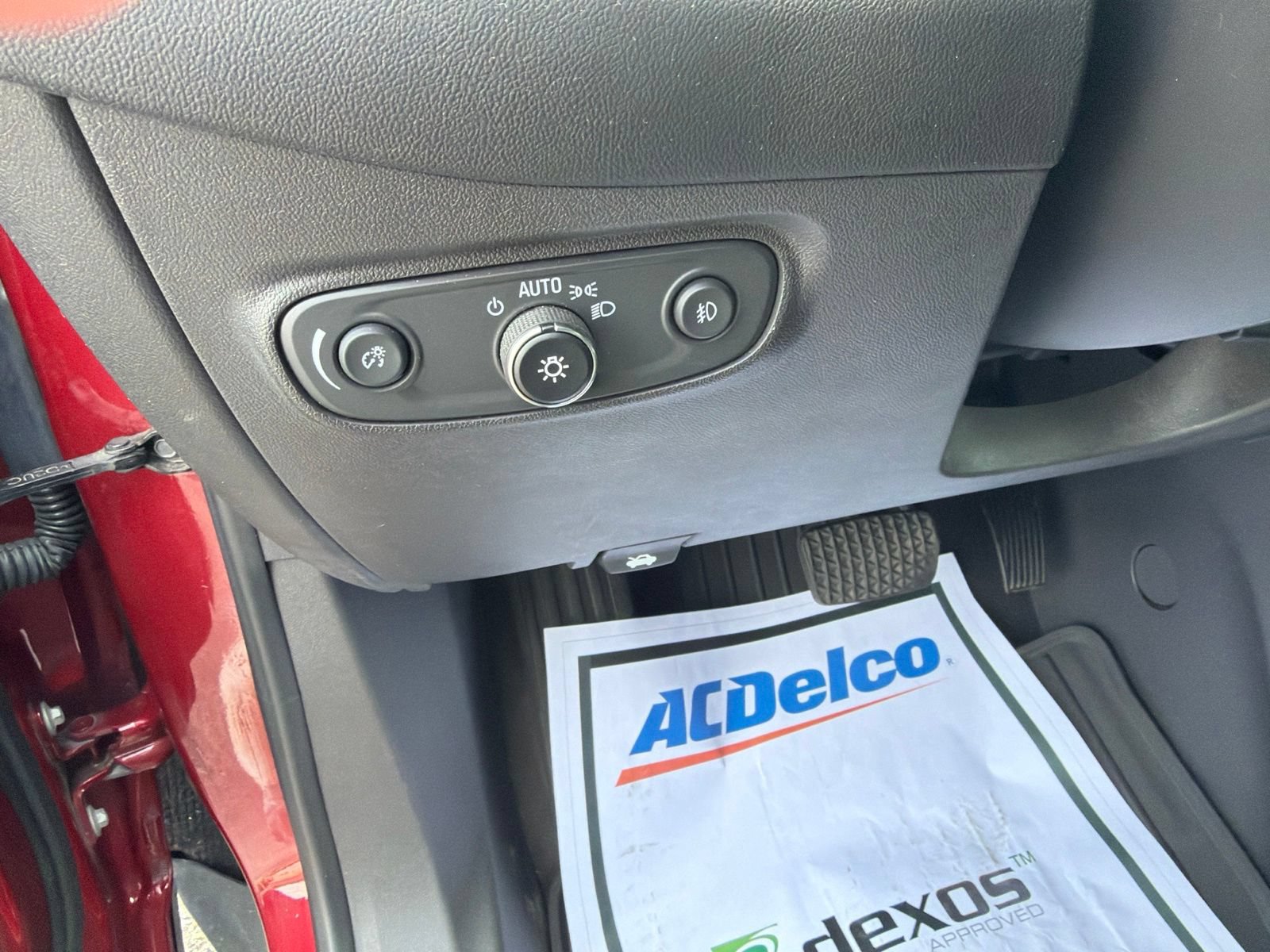 Used 2020 Chevrolet Equinox LT w/ Driver Convenience Package FWD image 14