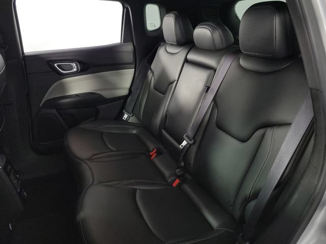 Used 2025 Jeep Compass Limited AWD/4WD image 17