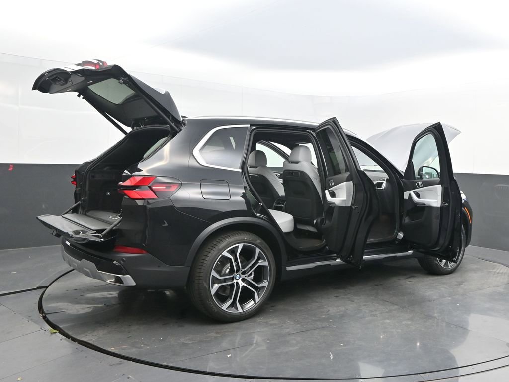 New 2026 BMW X5 sDrive40i w/ Parking Assistance Package RWD image 50