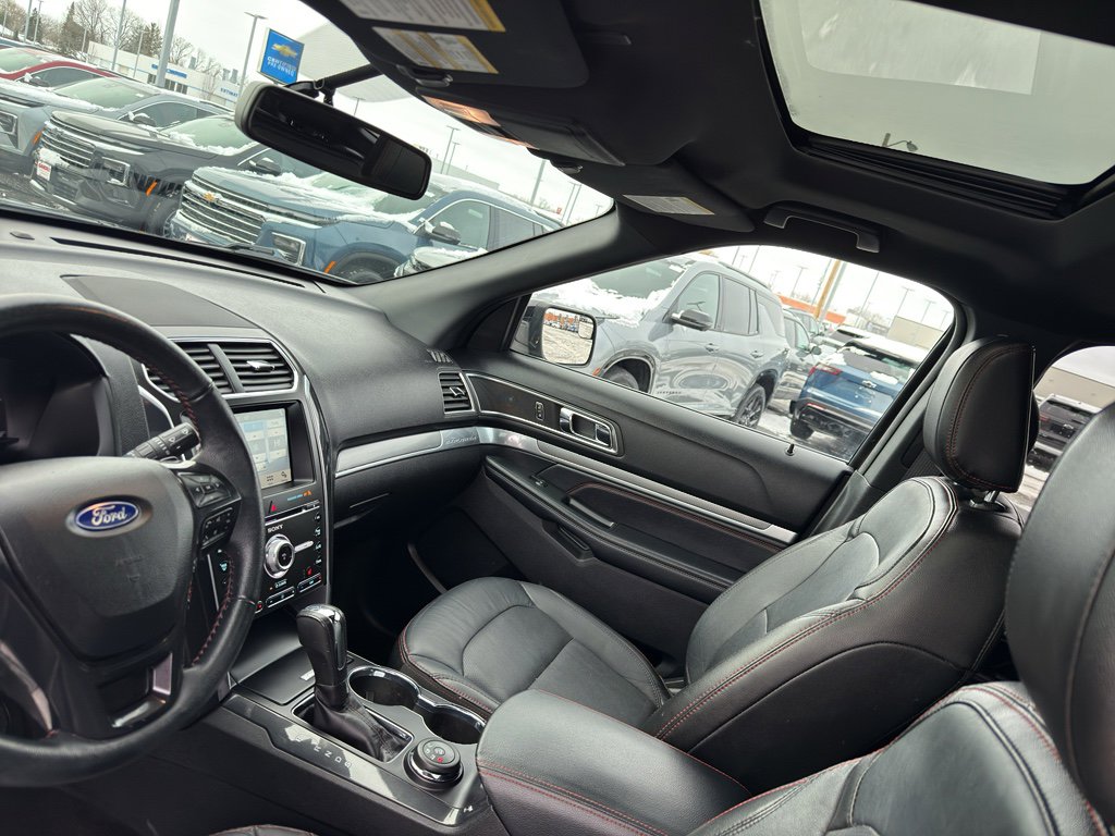 Used 2018 Ford Explorer Sport image 25