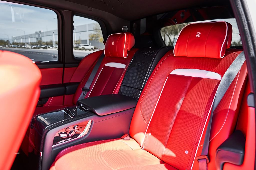 Used 2024 Rolls-Royce Cullinan Black Badge w/ Dark Exterior Package image 49