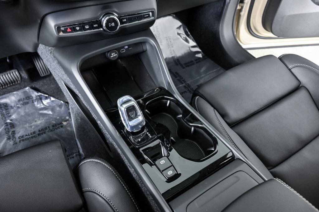 New 2026 Volvo XC40 B4 Plus w/ Protection Package Premier image 16