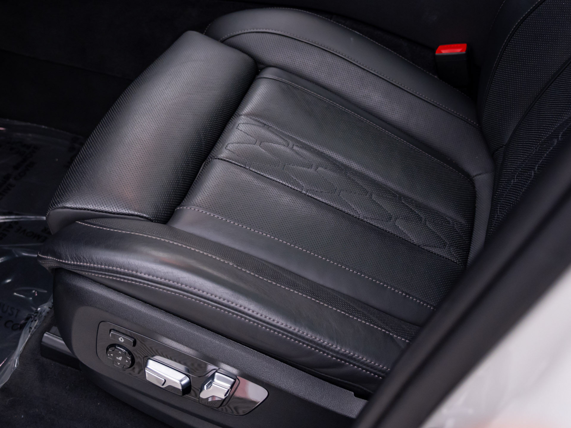 Certified 2024 BMW X5 M60i w/ Climate Comfort Package AWD/4WD image 16