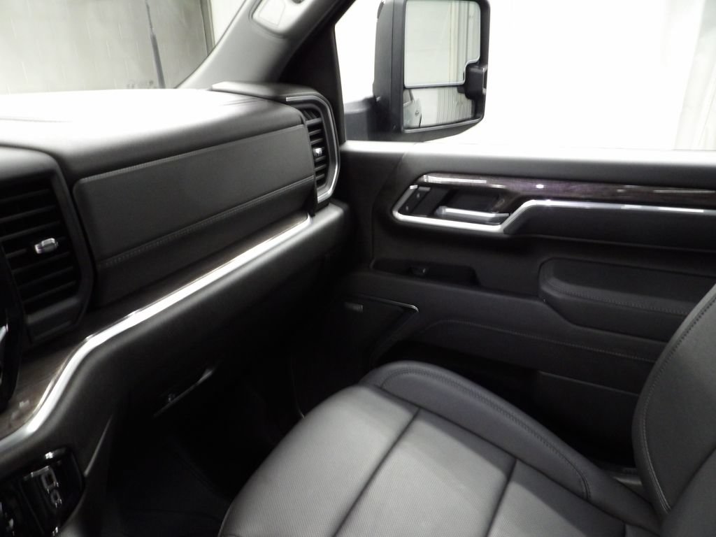 Used 2026 Chevrolet Silverado 2500 LTZ w/ Trail Boss Package AWD/4WD image 28