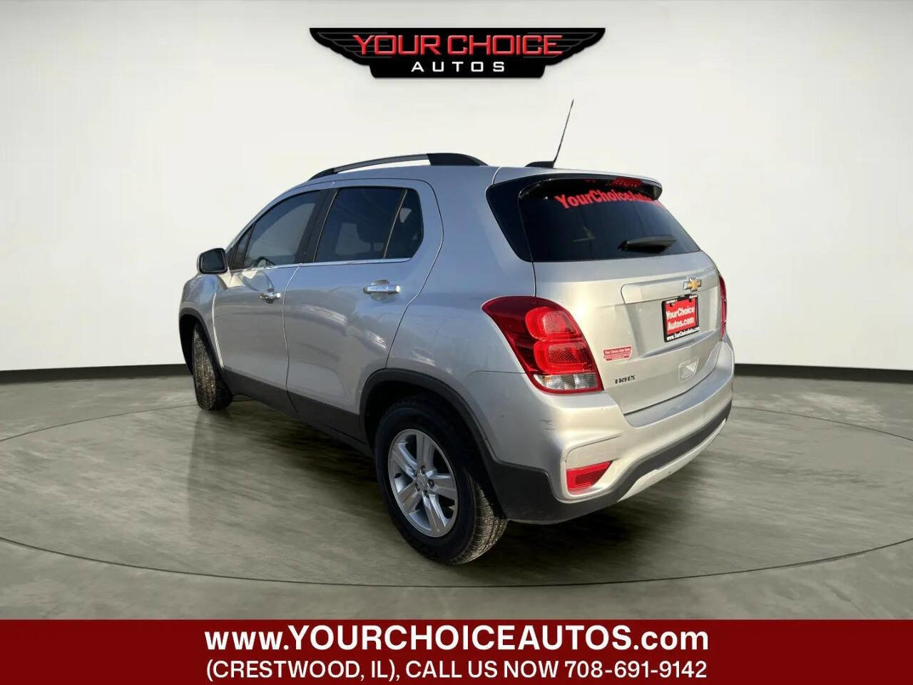 Used 2019 Chevrolet Trax LT w/ LT Convenience Package FWD image 3